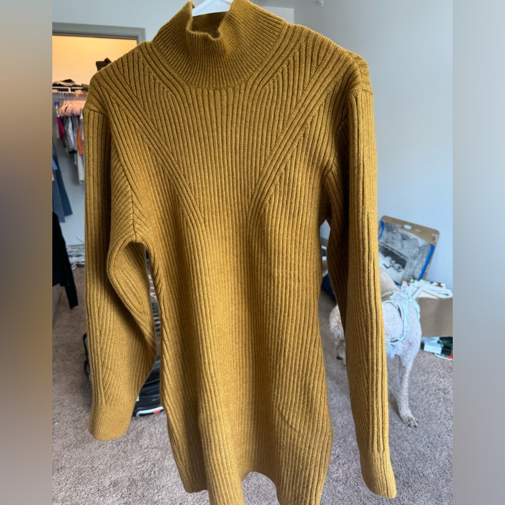H&M dress size medium. Mustard yellow/ golden color w/ bell sleeves.